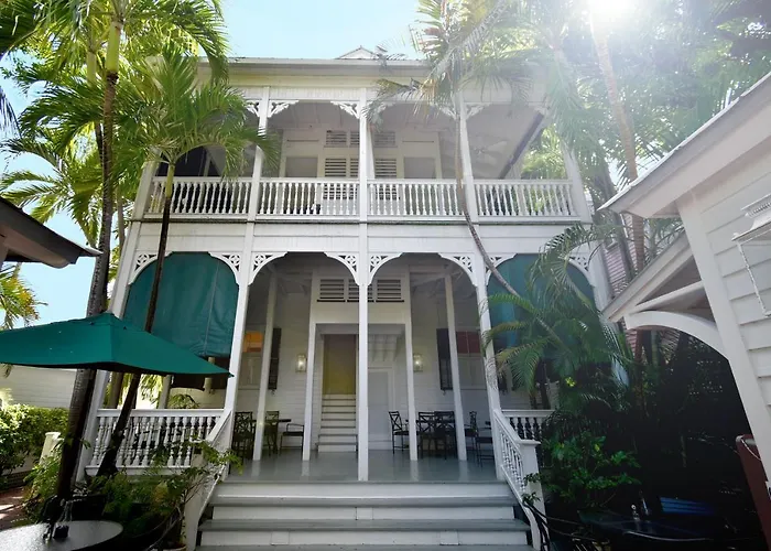 Hotels With Four Stars Simonton Court Historic & Cottages