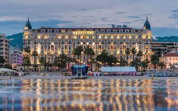 Resort: Carlton Cannes, A Regent Hotel