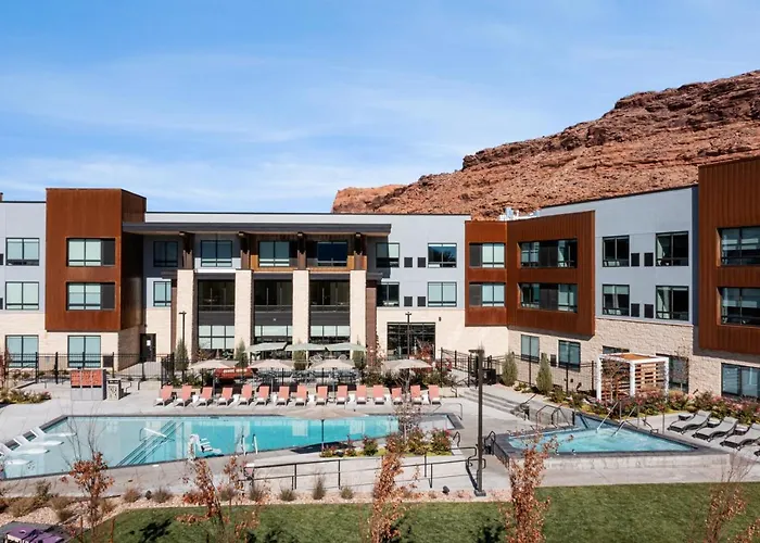 Сity center hotels Element Moab