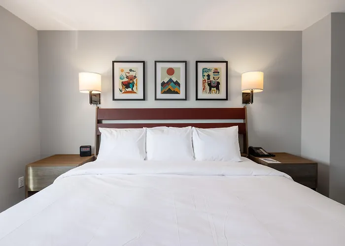 Lodge Red Hook