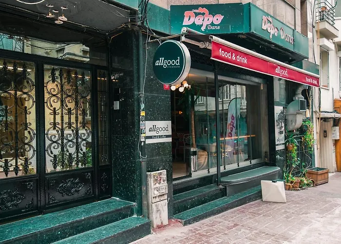 Hotel near College: Cihangir Vav Suites