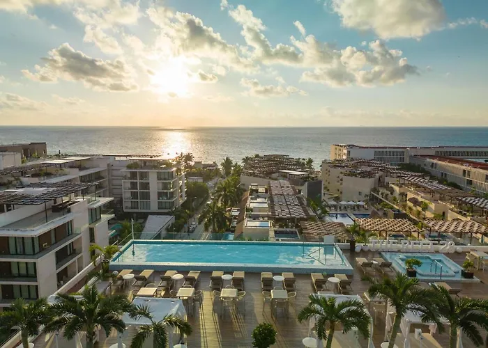 Reef 28 & Spa (Adults Only)