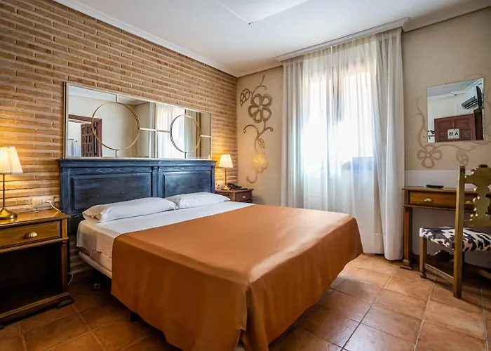 Perros hoteles YIT Puerta Bisagra