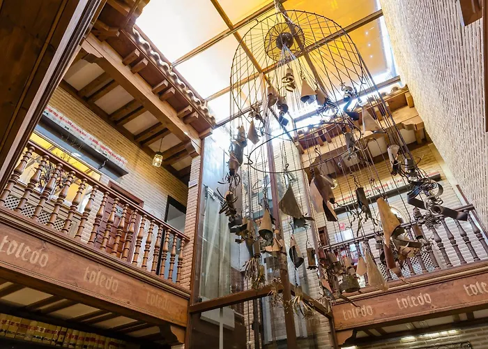 Perros hoteles YIT Puerta Bisagra
