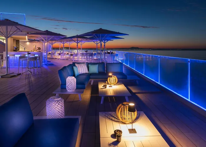 Hot Tub in Room Elba Sunset Mallorca Thalasso Spa