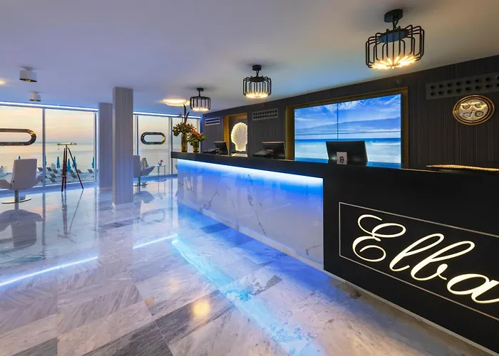 Hot Tub in Room Elba Sunset Mallorca Thalasso Spa