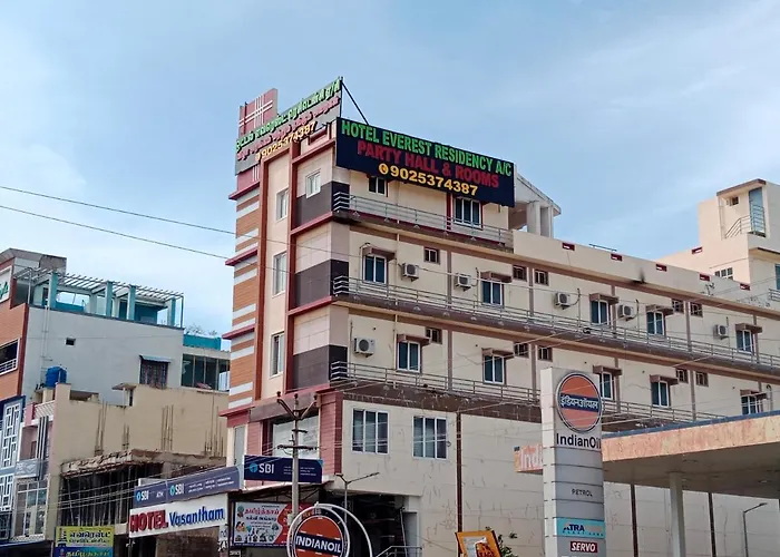 Everest Residency