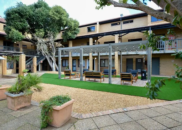 Apart-hotel: All Africa House