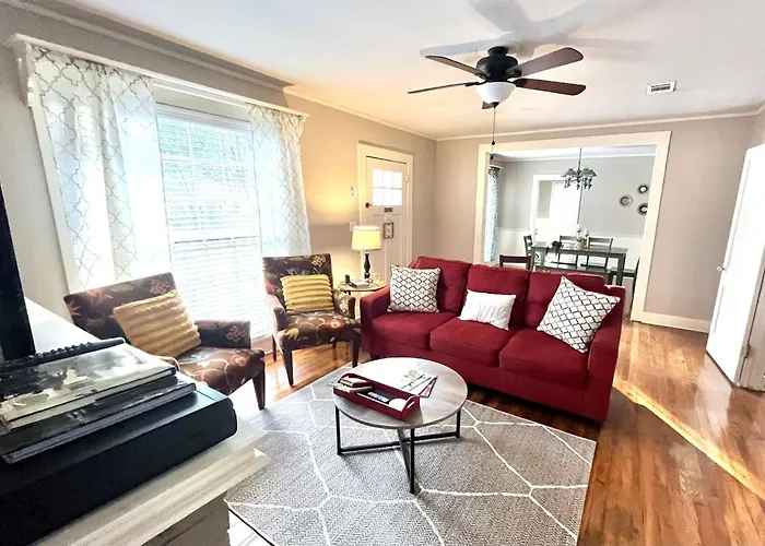 King Bed Family Friendly Cottage - Walk To Zoo & Waterpark - Near Downtown & Midtown