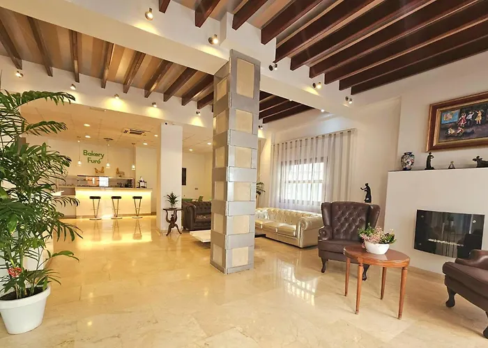 Hotel de 3 estrellas: Hotel Roca-Mar