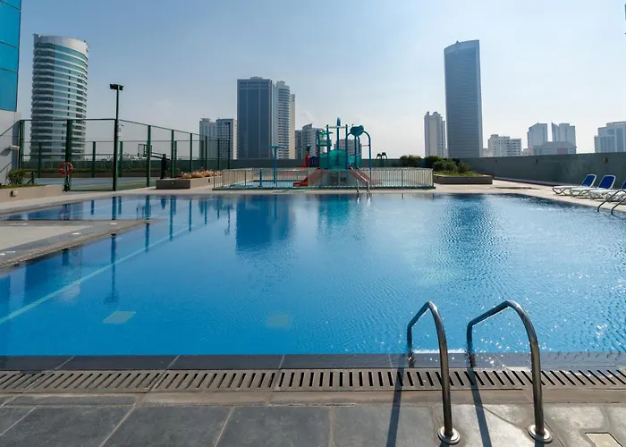 S Plaza Suites Hotel