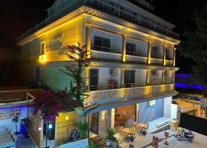 Aura Boutique