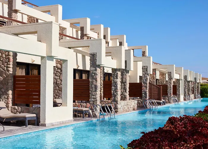 Hotel with pool: Coral Sea Imperial "Coral Sea Sensatori"