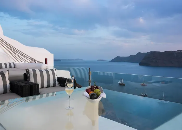 Hyperion Oia Suites