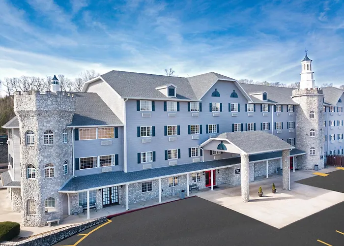 Dog friendly hotels Stone Castle & Conference Center