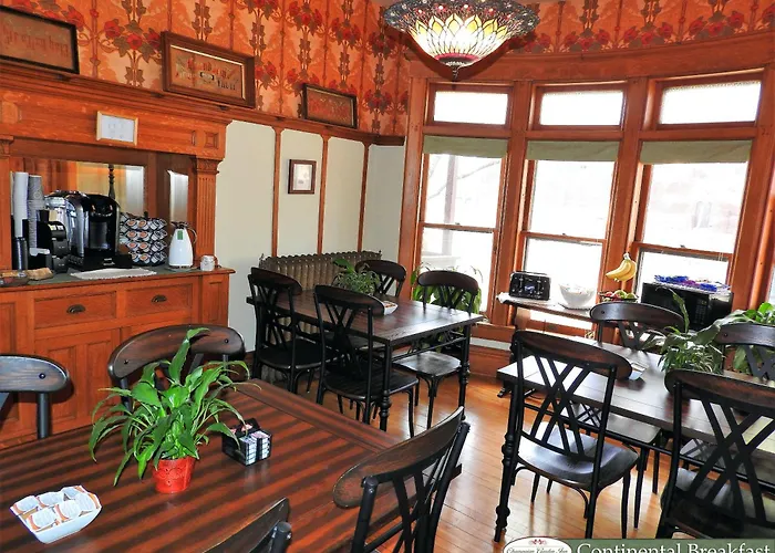 Champaign Garden Inn