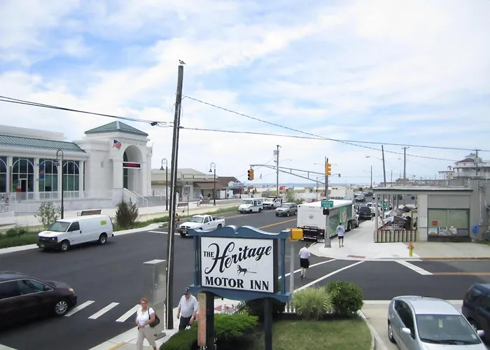 Motel: The Heritage Inn