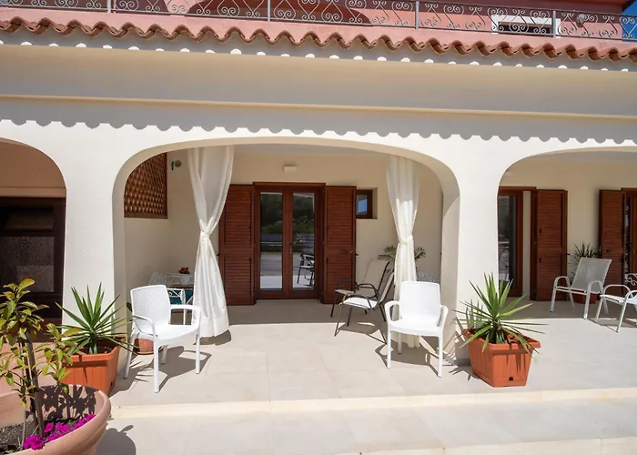  Ambra Holiday Rooms - Rooms & Beach