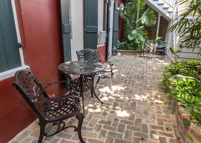 Airport Hotel: Inn On St. Peter, A French Quarter Guest Houses Property