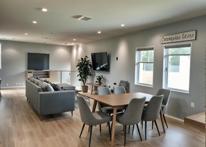 Stayspro - Hollywood Homes Minutes To Everything Spacious And Free Parking
