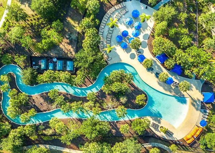 Hotel with pool: Villatel Village At Solterra Resort