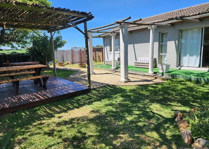 Pelican Accommodation Ottery
