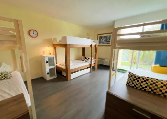 Hotel near College: Bposhtels Orlando Florida Mall