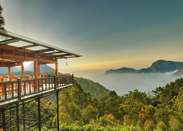 Jacuzzi hotel: Chandys Drizzle Drops - Munnar Top Station