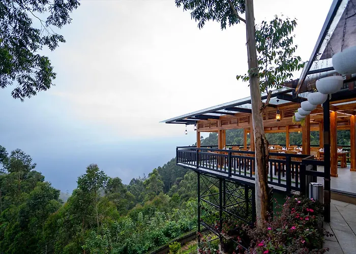 Jacuzzi hotel: Chandys Drizzle Drops - Munnar Top Station
