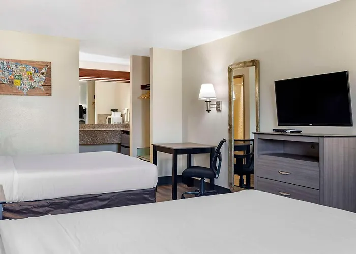 Econo Lodge Portland Airport