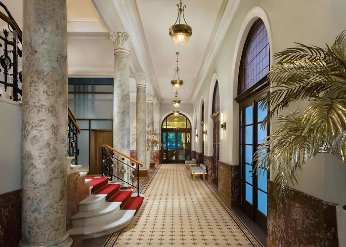 Kempinski Palace