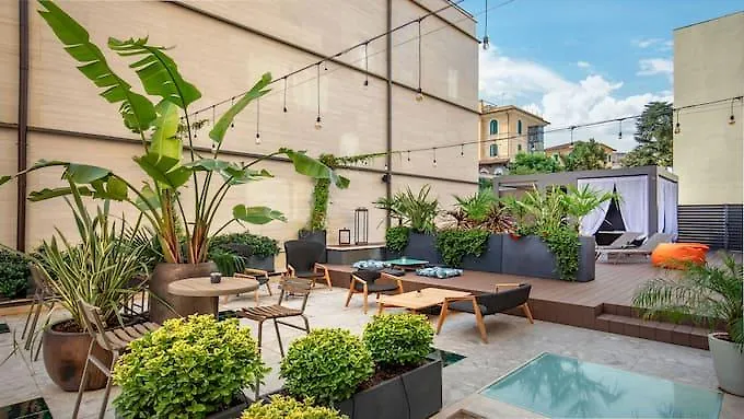 Family Hotel: The Spring House Hotel Rome Vatican, Tapestry Collection By Hilton