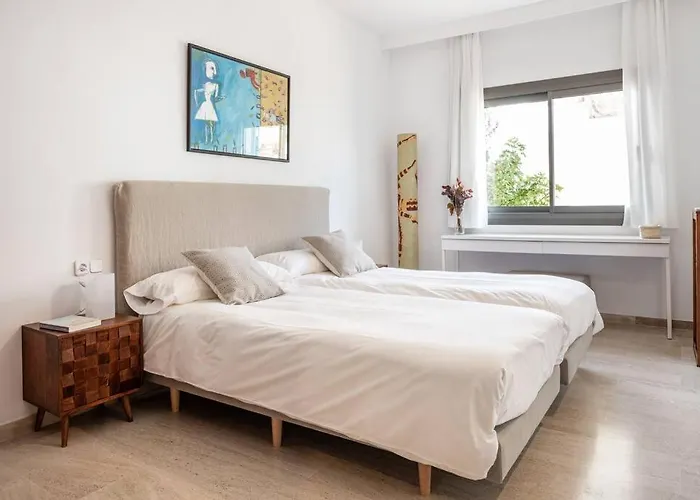 Las Rocas Beach-Ciutat Jardi Playa