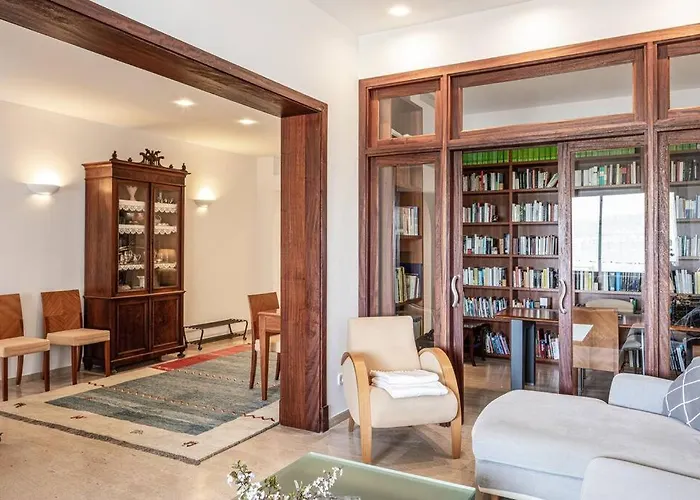 Las Rocas Beach-Ciutat Jardi Playa