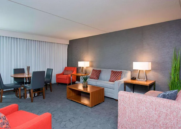 Sonesta Hotel Grand Rapids Airport