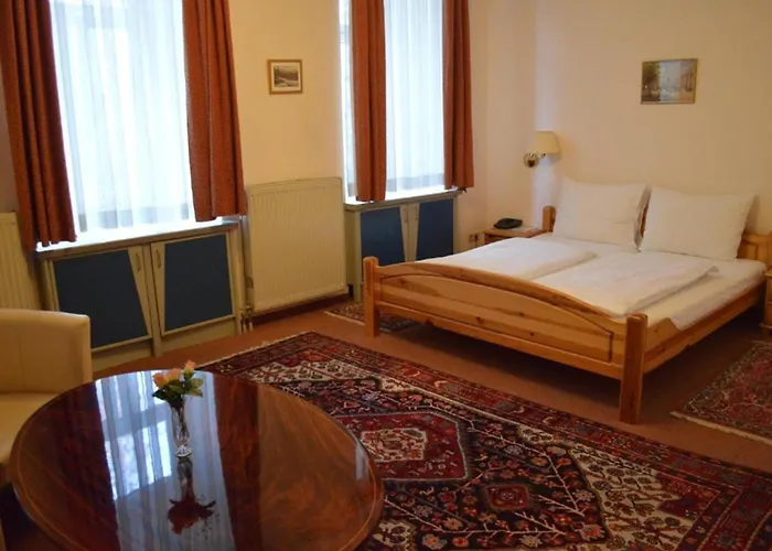 Hotel Pension Walzerstadt