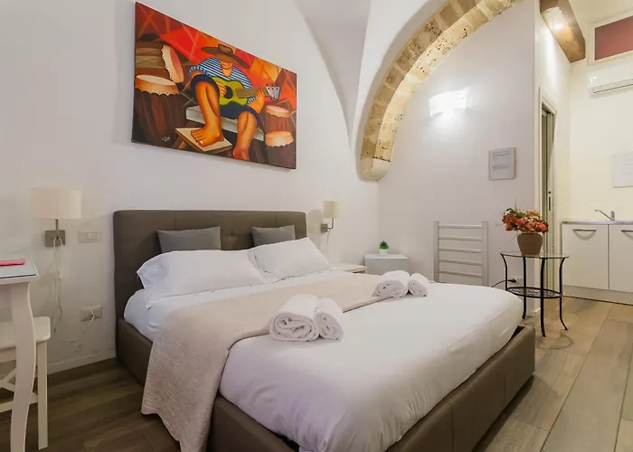 Red Rooms By Wonderful Italy