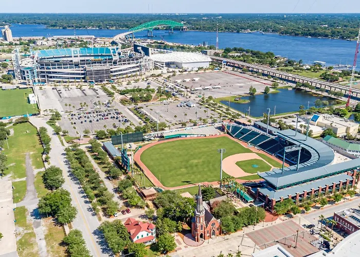 Resorts Guide Crowne Plaza Jacksonville Airport I-95N By Ihg