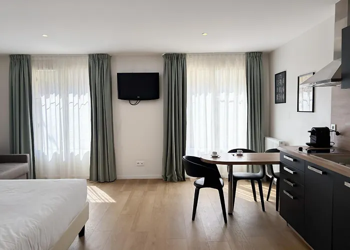 Les Maisons d'Eugène Appart'Hôtel - Centre Historique