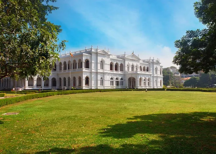 5 star hotel: Fairway Colombo - Sri Lanka'S First Hotel With Robot Technology