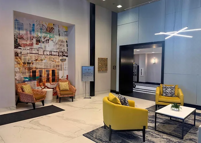 Pet Friendly hotel: Hampton Inn Chicago West Loop Fulton Market Area