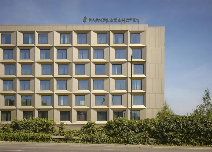 Park Plaza , Park Royal