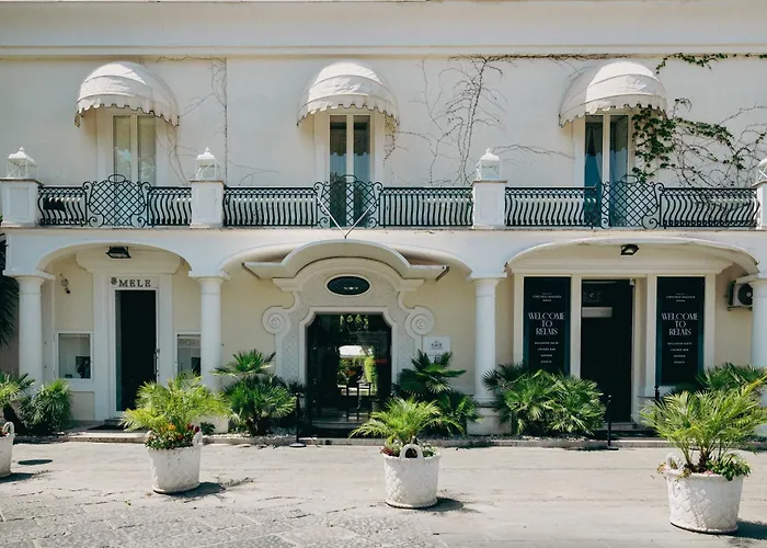 Hotel 4 stelle: Relais Corte Degli Aragonesi