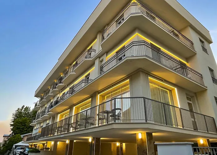 Santa Barbara & Apartments