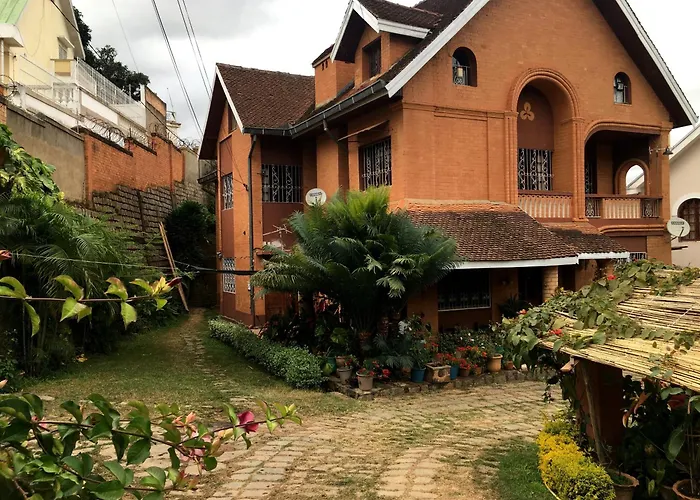 Le Fumoir Guest House Familiale