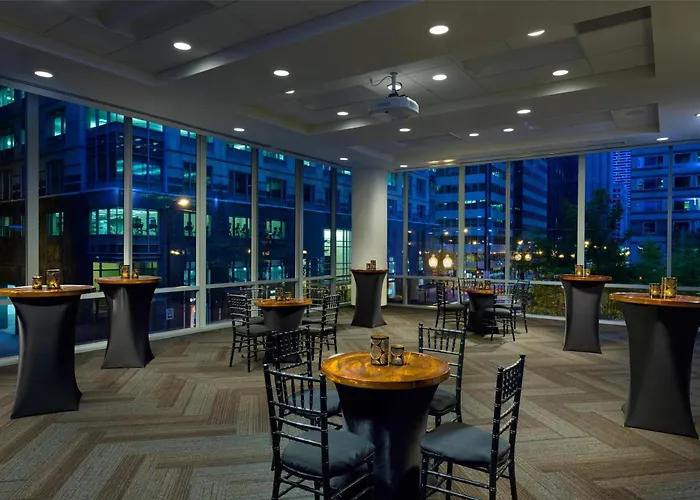 Resort: Hyatt Place Chicago/Downtown - The Loop