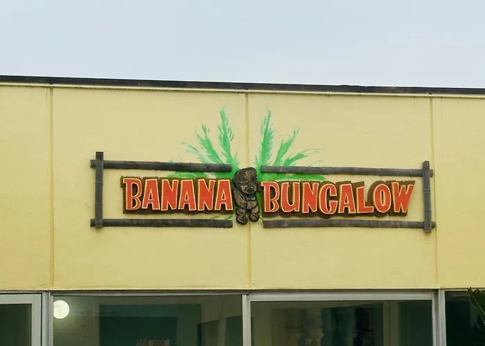 Banana Bungalow West Hollywood Hotel & Hostel