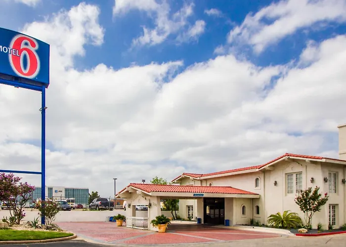 Cheap hotel: Motel 6-Austin, Tx - Midtown