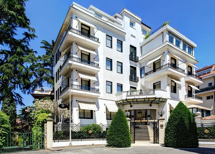 Beach hotel: Hotel Lord Byron - Small Luxury Hotels Of The World