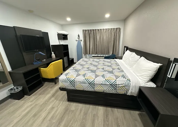 Cheap hotel: Motel 6-Atlanta, Ga - Downtown
